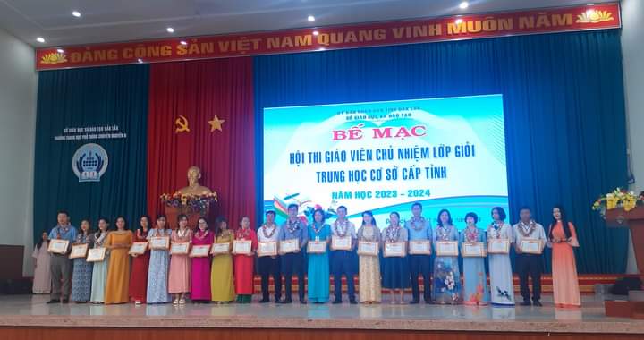 TRƯỜNG TH -THCS TRẦN PHÚ HUYỆN M’ ĐRẮK TUYÊN DƯƠNG GIÁO VIÊN,HỌC SINH ĐẠT THÀNH TÍCH CAO TRONG CÁC CUỘC THI CẤP TỈNH – CẤP QUỐC GIA