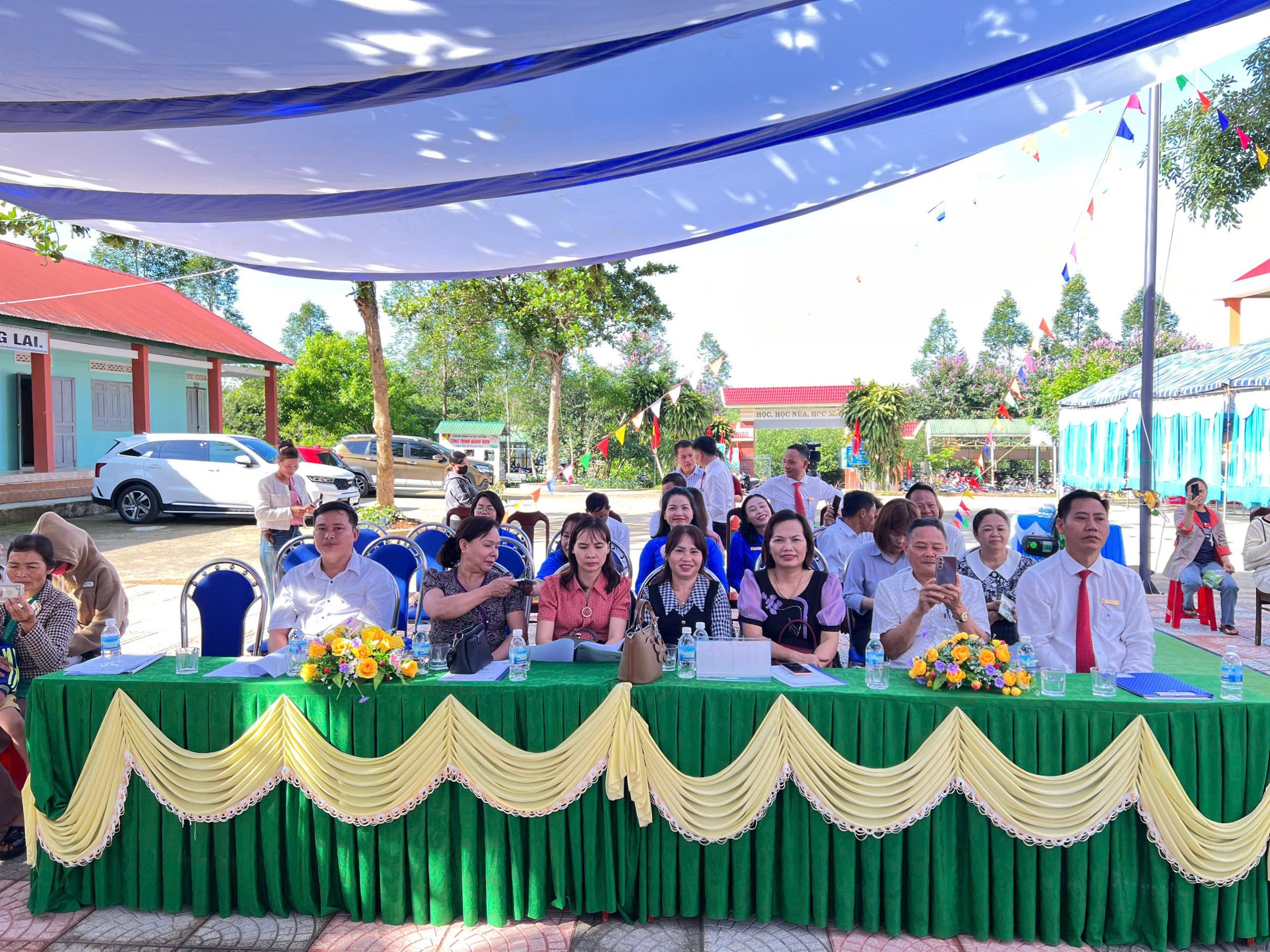 TRƯỜNG TH&THCS TRẦN PHÚ LONG TRỌNG TỔ CHỨC LỄ TỔNG KẾT NĂM HỌC 2024 – 2025 VÀ ĐÓN BẰNG CÔNG NHẬN TRƯỜNG ĐẠT CHUẨN QUỐC GIA